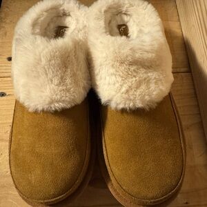 Koolaburra Brown Textured Sole Footwear
